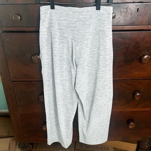Lululemon Athletica Light Gray white High Rise Wide-Leg Yoga Workout Pants SZ 8 - Picture 6 of 12